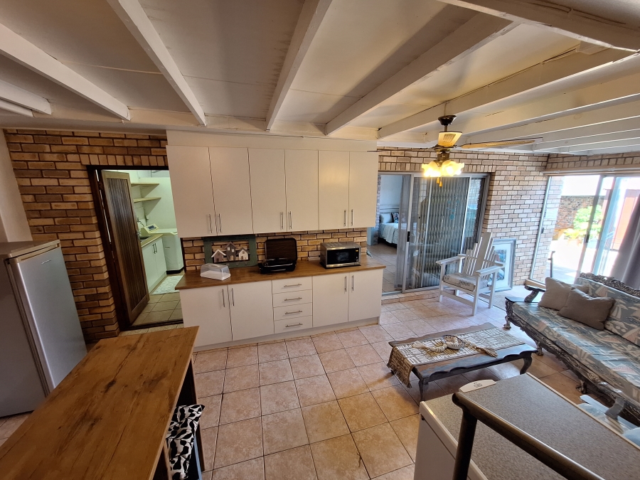 4 Bedroom Property for Sale in Wavecrest Eastern Cape